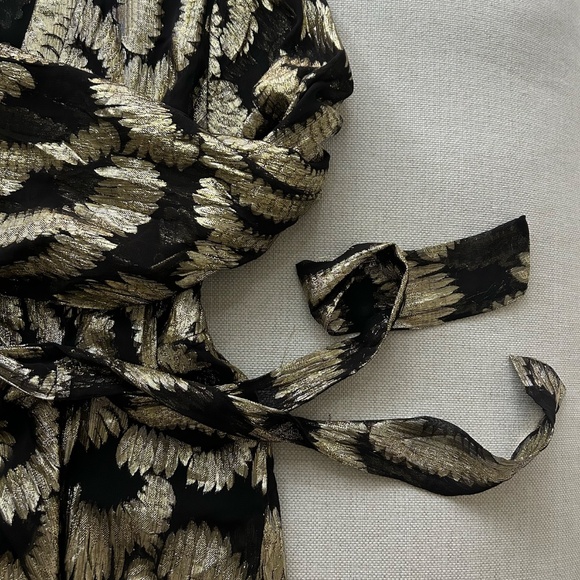 Kaktus Black and Gold Patterned Blouse Long Sleeve (M) - Picture 5 of 5